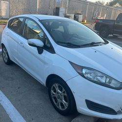 Carro Ford fiesta