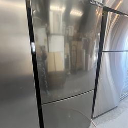 LG REFRIGERATOR Bottom Freezer Only $799 @ Home Improvement Outlet 📍 16947 D Street Victorville 