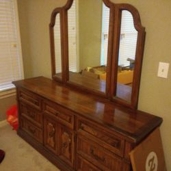 Dresser With Mirror.