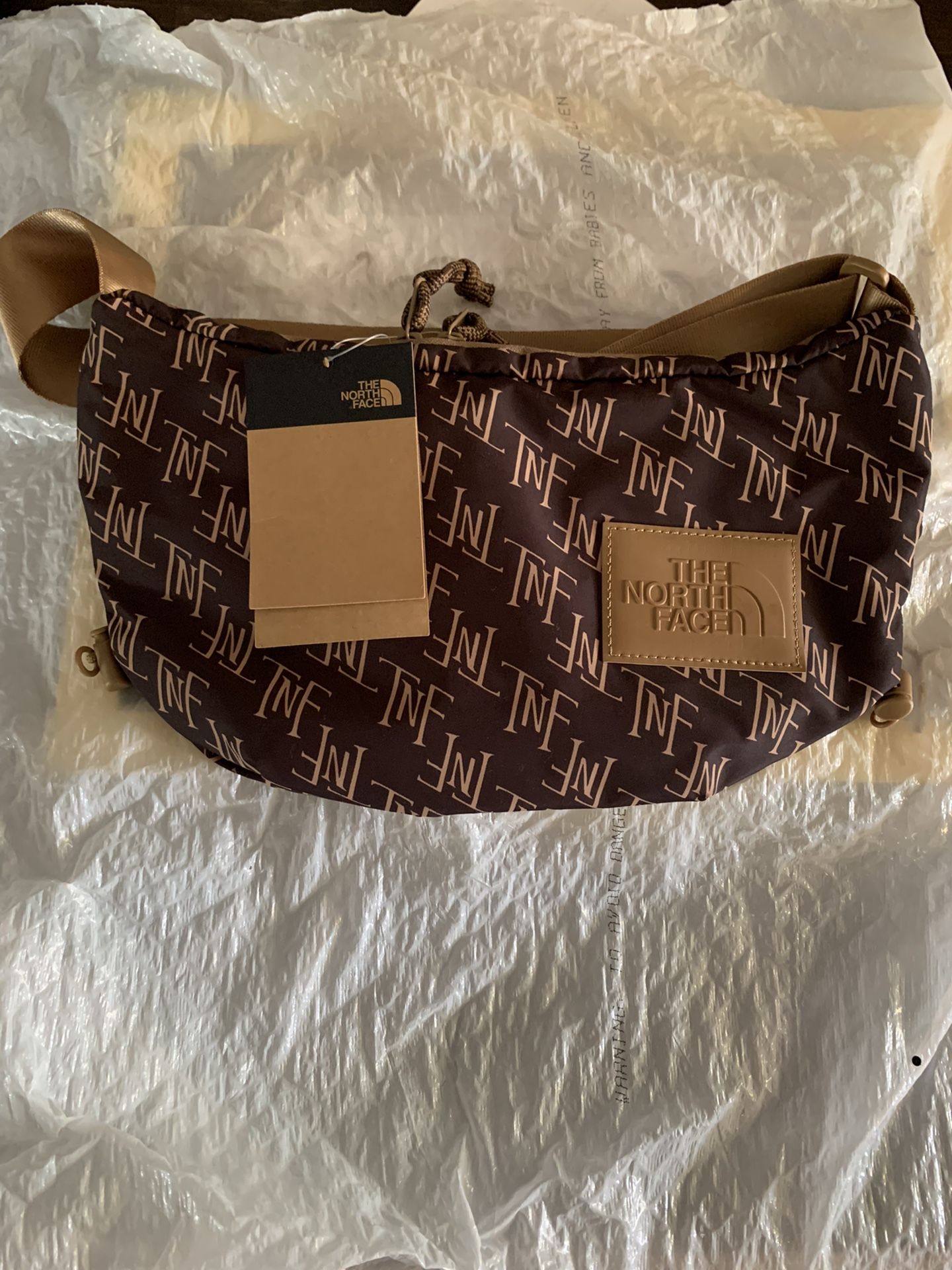 North Face Cross Body/ Fanny Pack New With Tags 