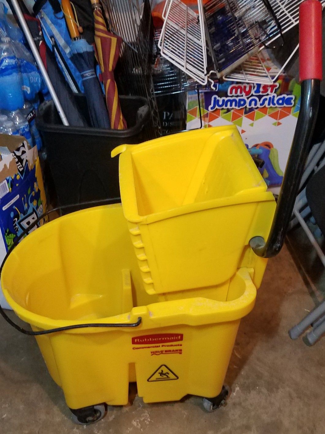 RUBBERMAID MOP BUCKET