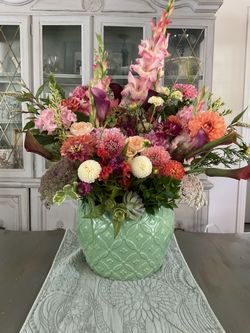 Dahlias, Zinnias And Other Flowers now Available For delivery