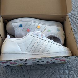 ADIDAS HELLO KITTY SUPERSTAR