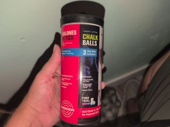 Weightlifting chalk balls