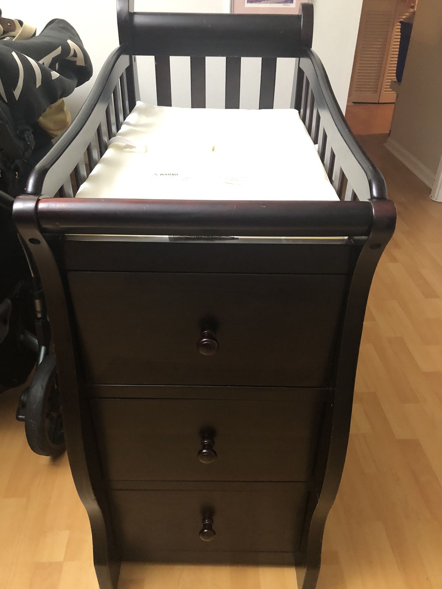 Baby changing table Dresser combination