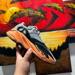 Yeezy 700 Wash Orange  Size 10