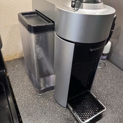 Nespresso Coffee Machine (vertuo style)