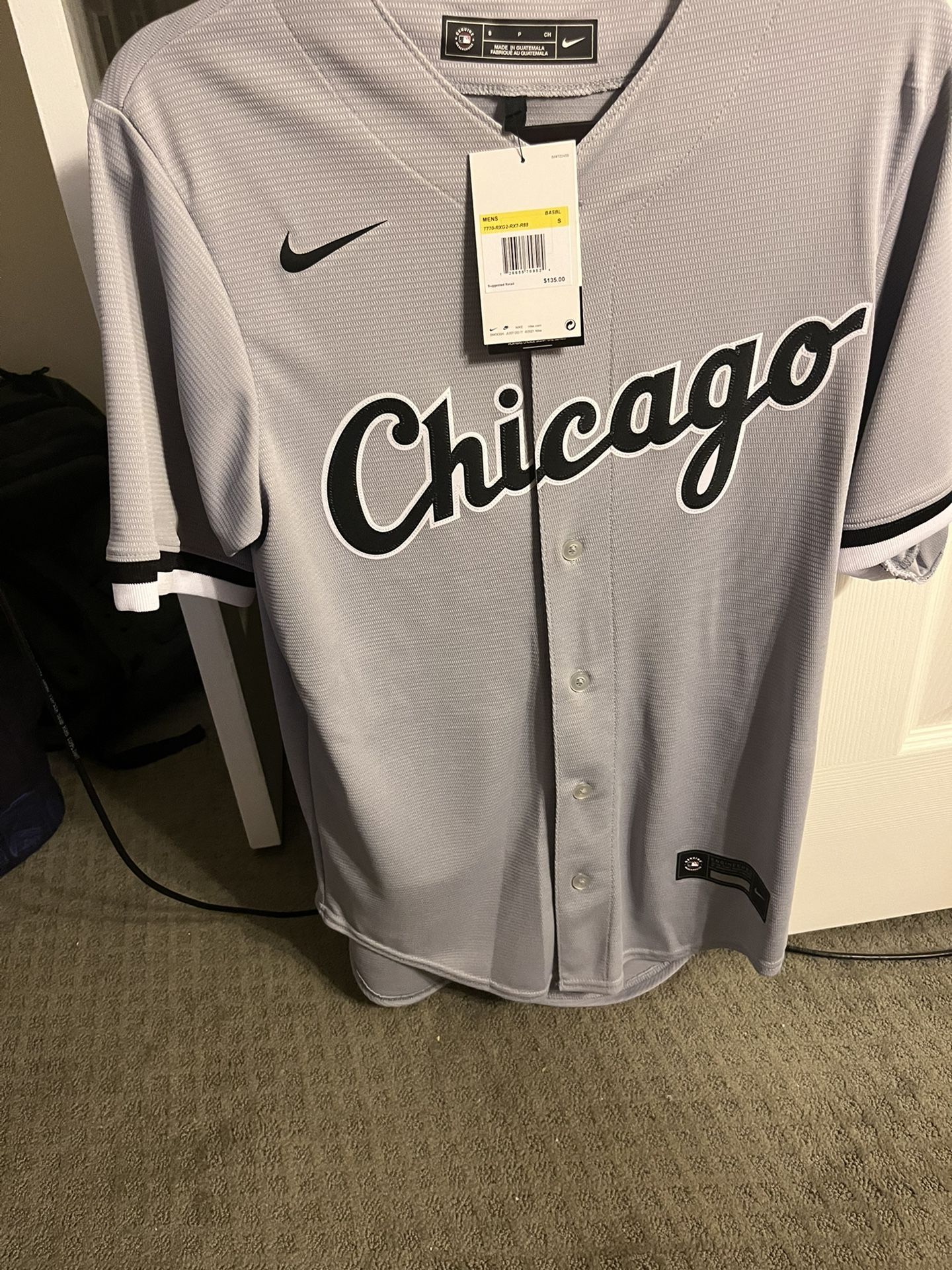 Brand New Nike Road Chicago White Sox Luis Robert Jersey Size Small