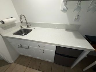 Free quartz slab and backsplash pieces