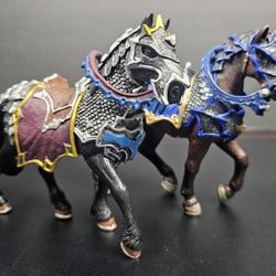 X2 - Schleich Fantasy Knights Armored Horse Figures 2013