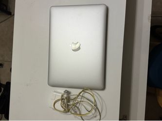 2012 MacBook Air w/ Charger-Bad Battery