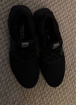 Men’s size 10 black Adidas ultra boosts