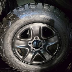 4 TOYOTA TUNDRA RIMS&TIRES LT255-70R18 BFG