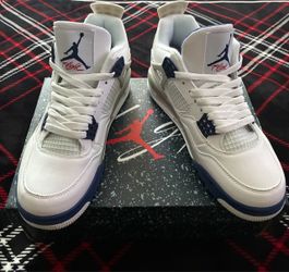 New Air Jordan Retro 4 Size 8.5 Men