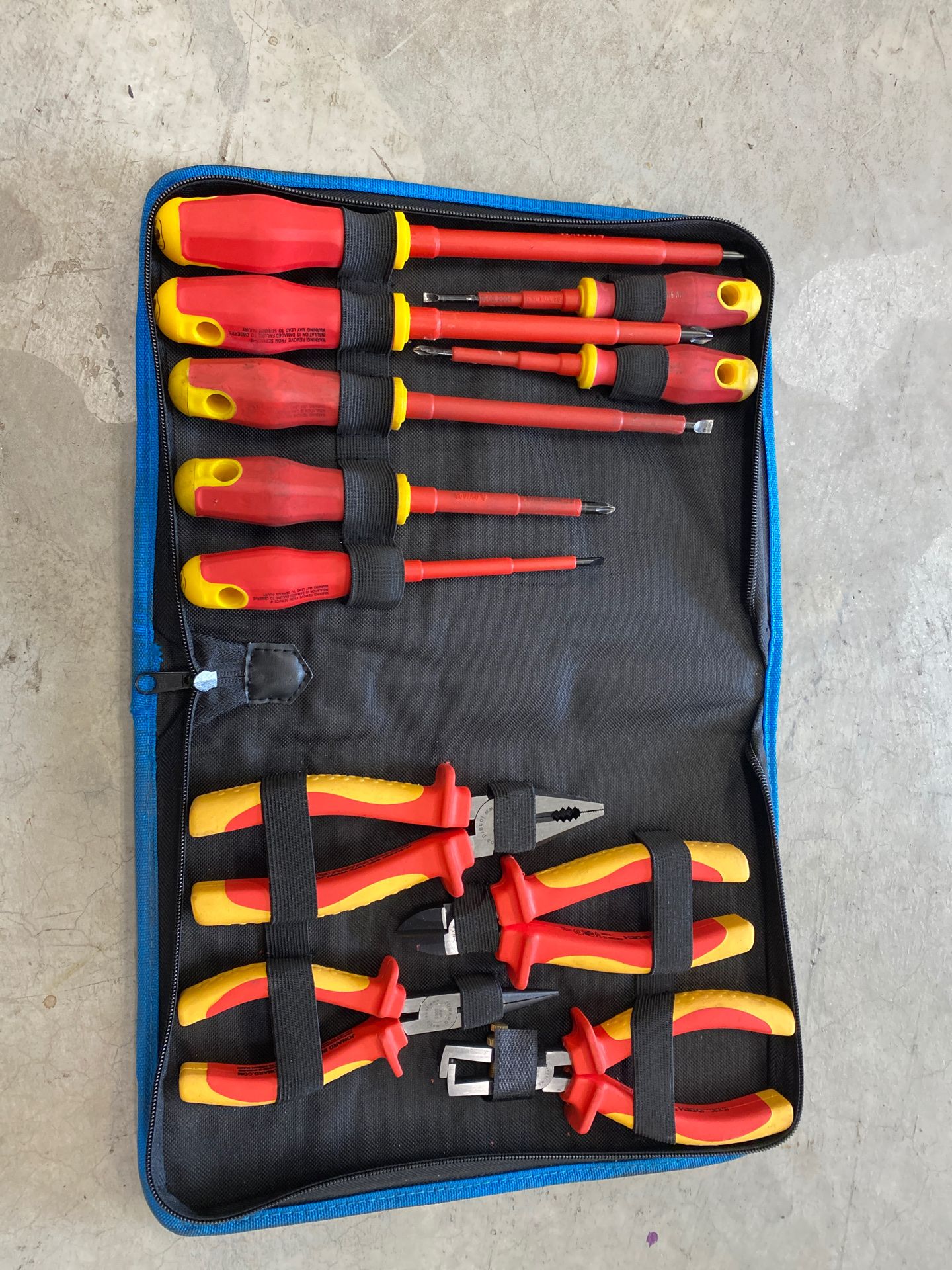 Jonard Insulated 11 piece tool kit TK-110INS