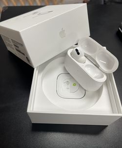 AirPods (3rd generation) with Lightning Charging Case - White