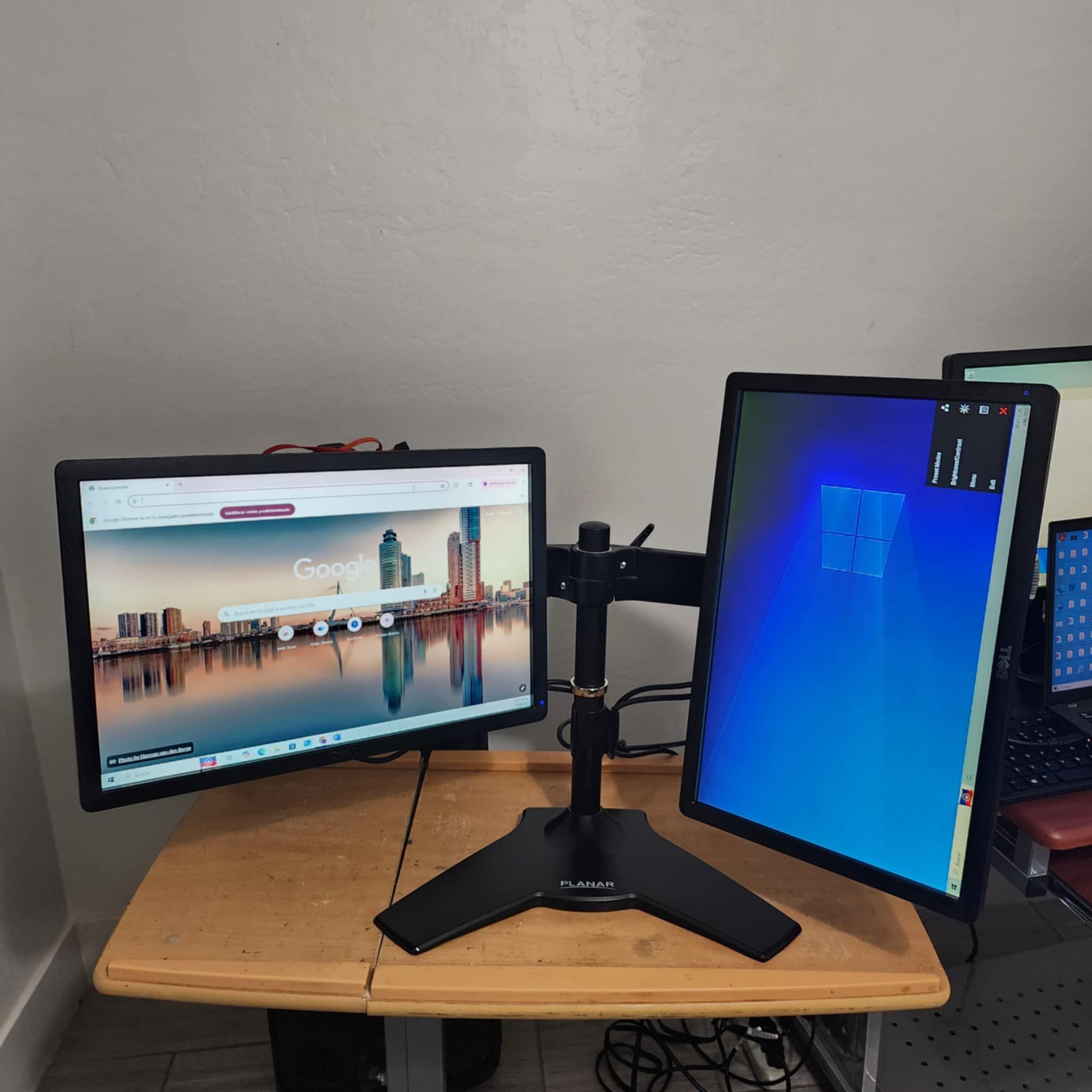 Dual Dell P1913b LED LCD Monitor- 19" VGA and display port. Nothing wrong