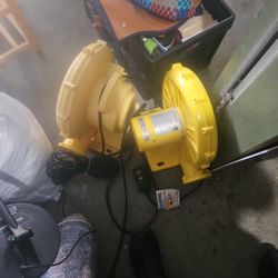 2 Air Blowers Excellent Condition 