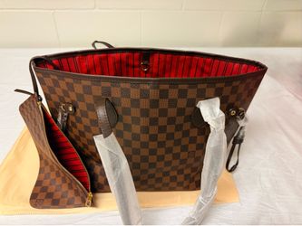 Louis Vuitton Neverfull MM – Classic & Timeless