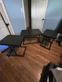 Coffee Table With 2 Matching Side Tables