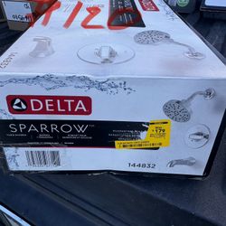 Delta | Shop the Collection Sparrow Chrome 1-handle Multi-function 6-in Round Bathtub and shower Faucet