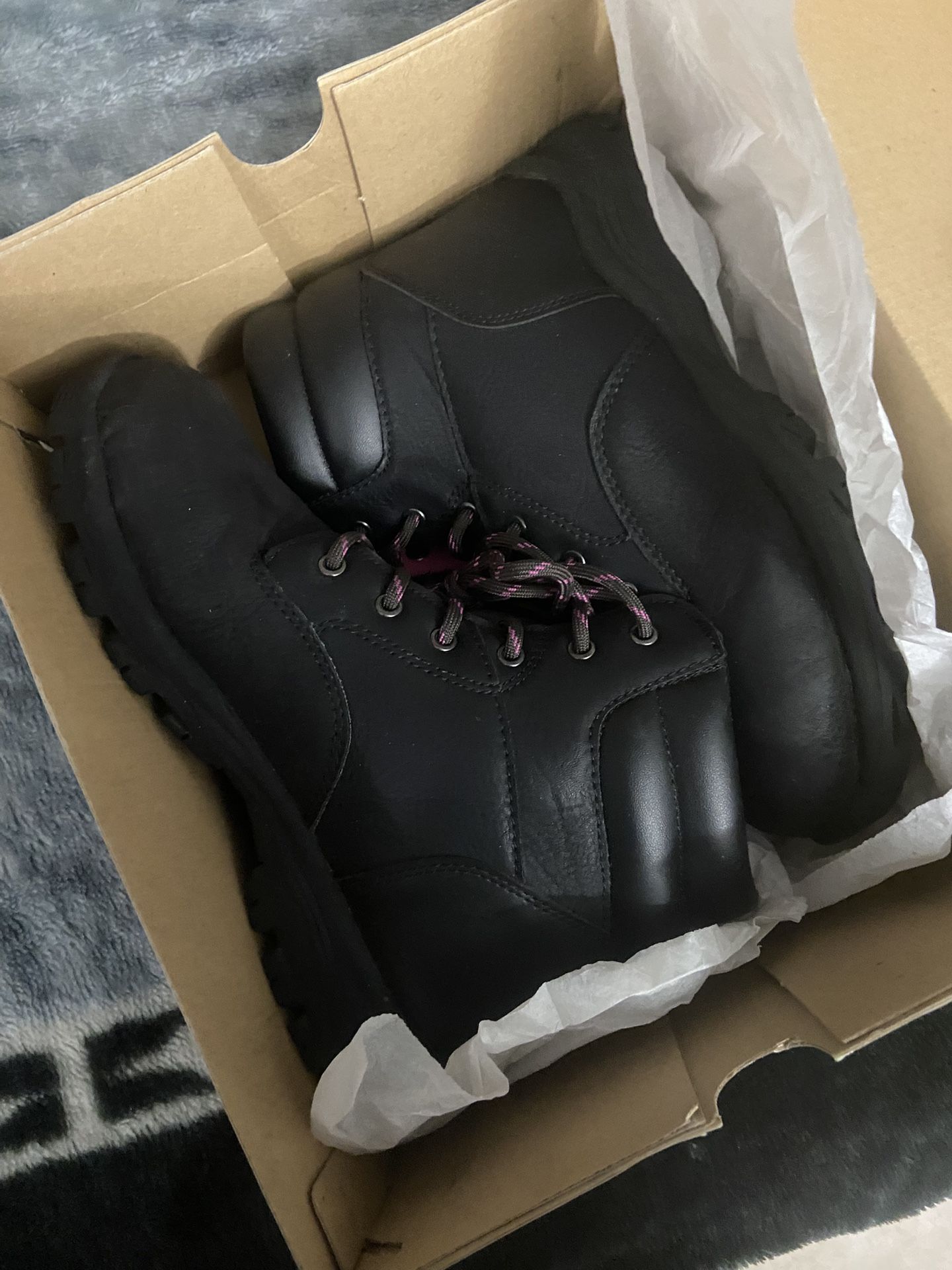 Women Size 7 Steel Toe Boots “New”