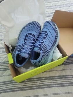 Hoka 7.5 womens Clifton Knit