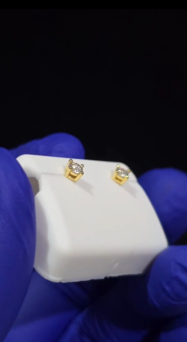 Gold Finish 925 sterling silver .25ctw Moissanite Screw-Backs