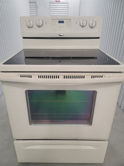 Whitlpool 30in Free Standing Electric Stove Almost Color