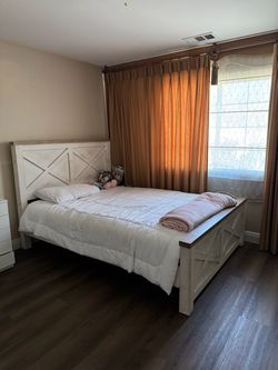 Queen size bed + mattress great condition