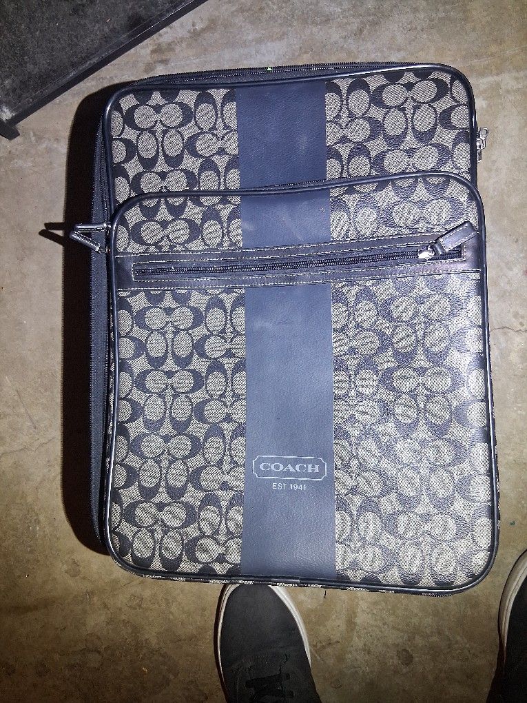 coach suit case in great condition