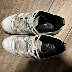 Jordan 11s hmu for size on them