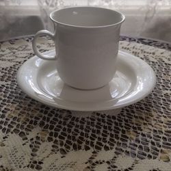 New Arabia Arctica Finland Cups and Saucer (Set of 8)