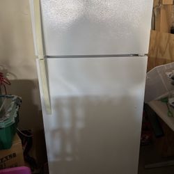 KENMORE - Top Mount Refrigerator/Freezer