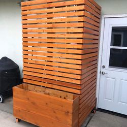 Custom modern deck balcony backyard landscaping is a succulent hanging planter container with legs irrigation design