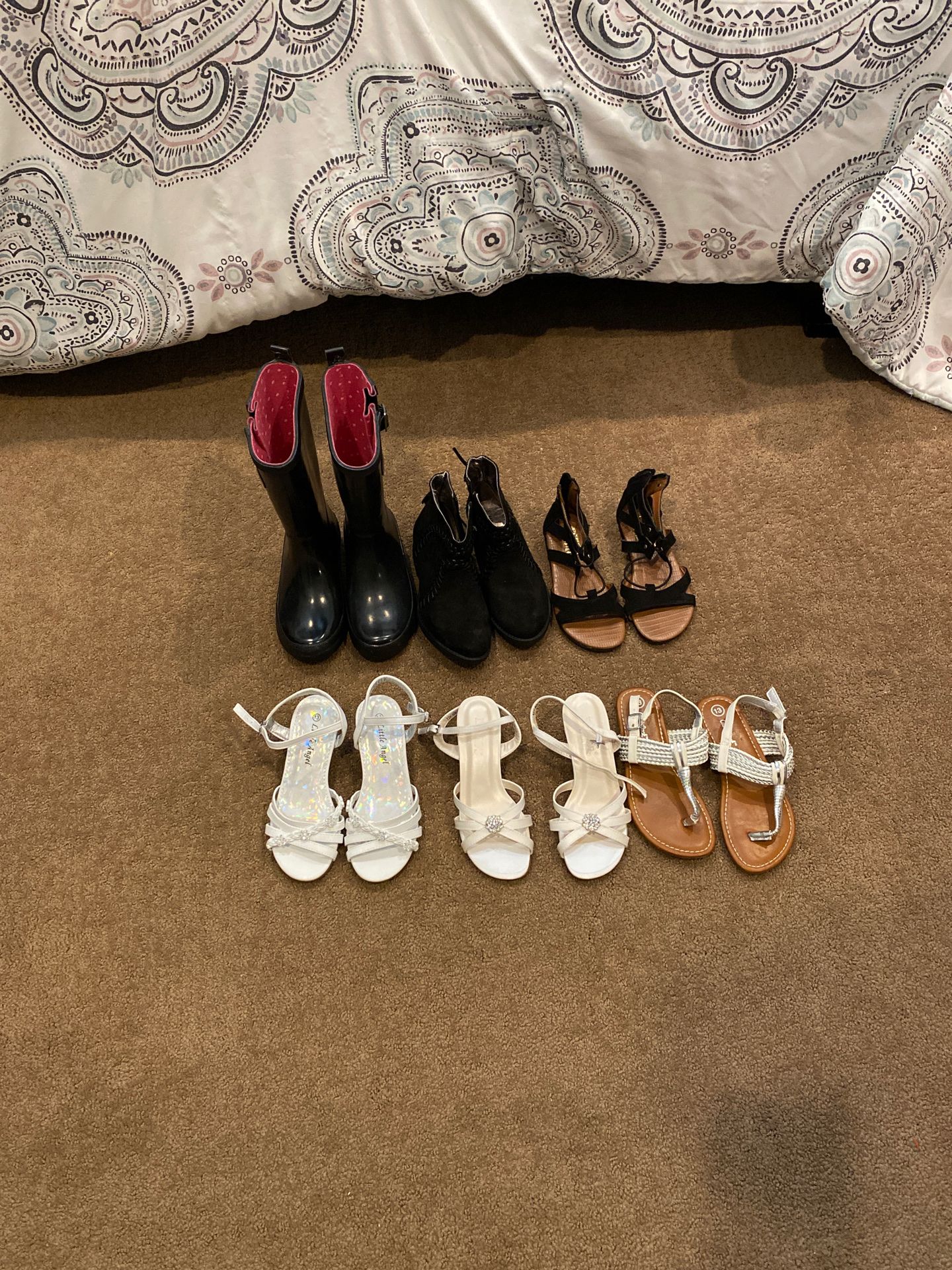 6 pairs of size 13 Little girl shoes GREAT CONDITION!
