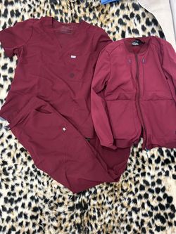 Women’s figs scrubs