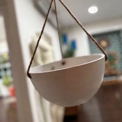White Hanging Plastic Plant Pot Rope 10” From Potted 
