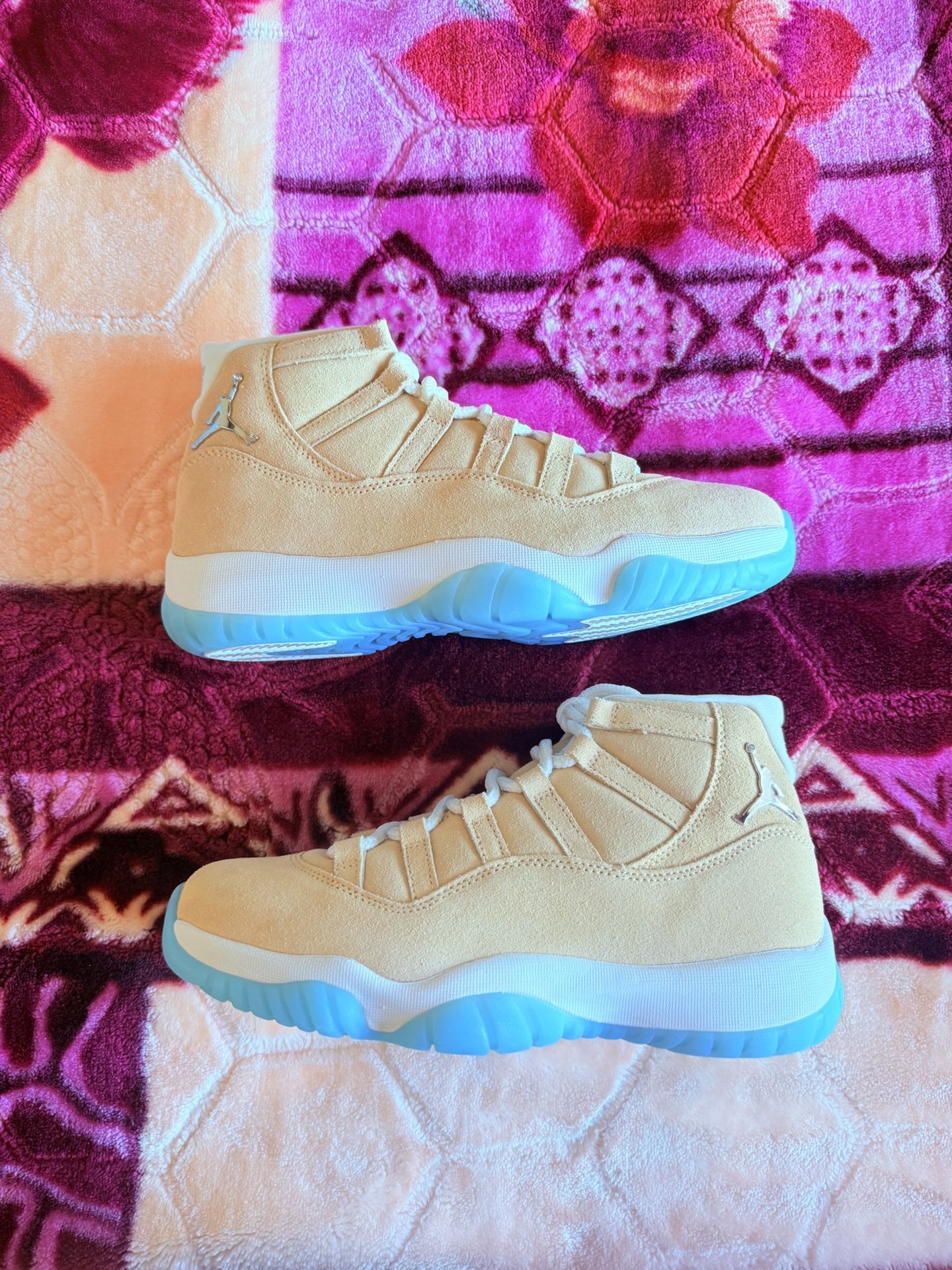 Air Jordan 11 “H-Town” Size 9