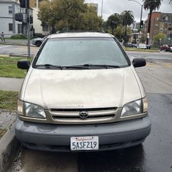 2000 Toyota Sienna