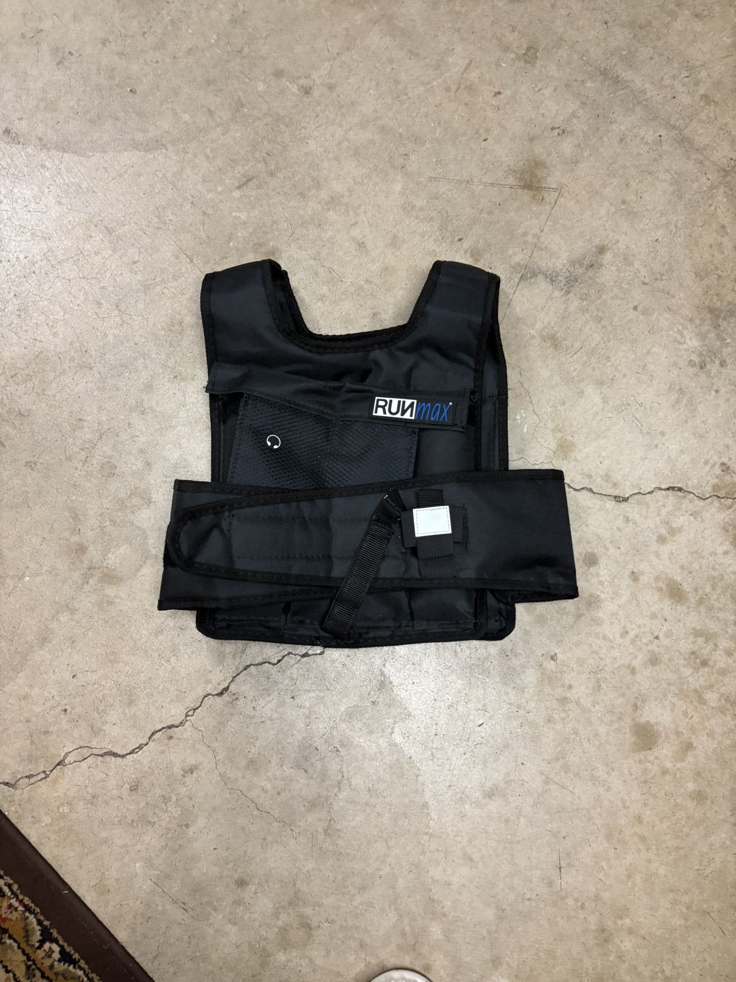 weighted vest ( 20 pounds)