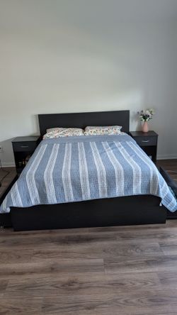 Queen Mattress set with Casper mattress and side tables, 4 storage boxes