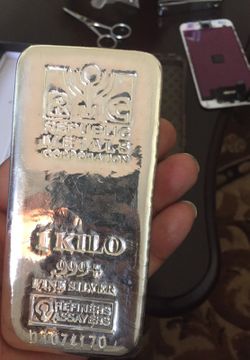 I kilo of .999 fine silver