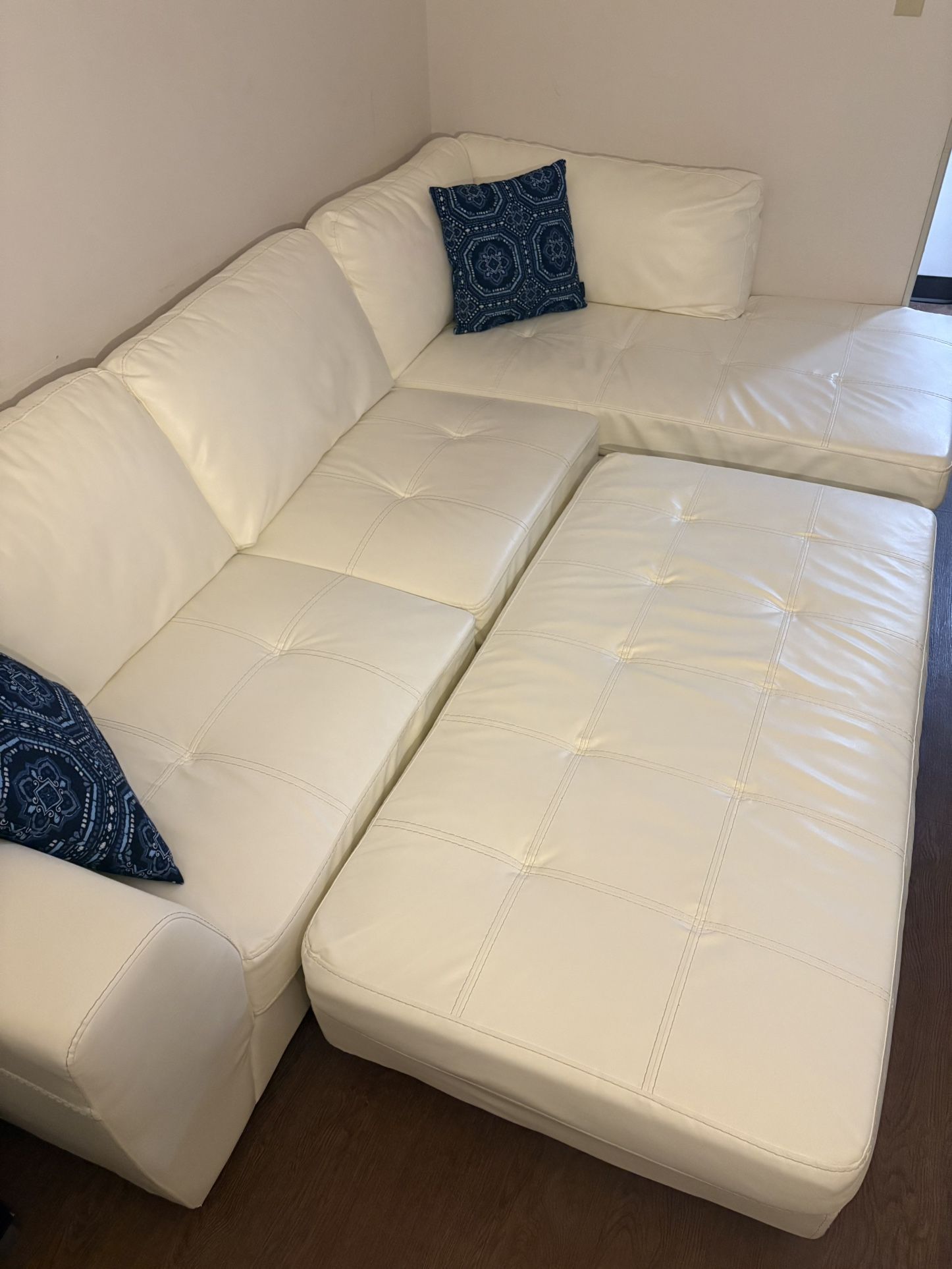 Leather White living room set with Ottoman