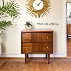 Small Mid-century Modern Nightstand 