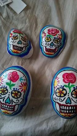 Halloween skull rocks