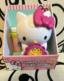 Maxx Bubbles Hello Kitty Flower Pop Bubbler Toy with Bubble Solution