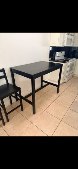 Nice cozy little dinner table