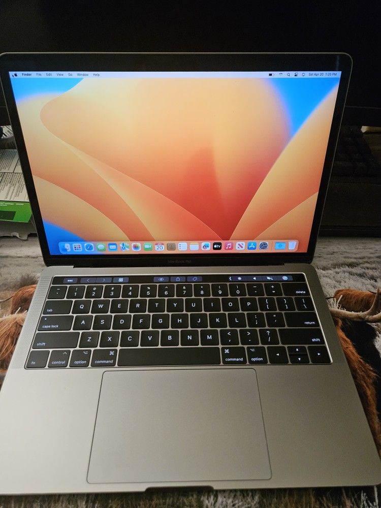 MacBook Pro 13 Inch, 2016 With Touchbar! 