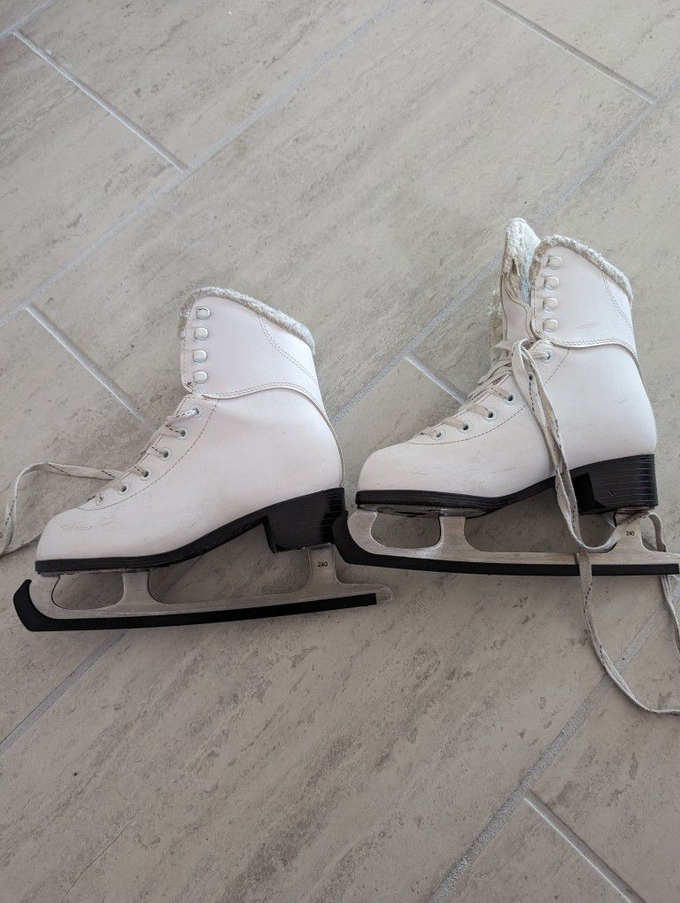 Jackson Skating Shoes For Girl, Size 5